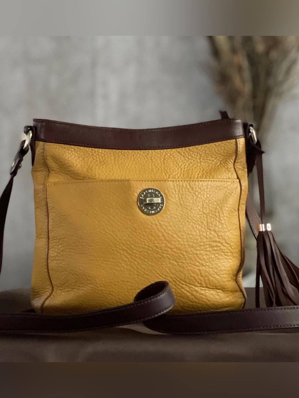 ISAAC MIZRAHI Yellow/Gold Genuine Leather Crossbody Bag w/Brown Adj Strap/Tossil